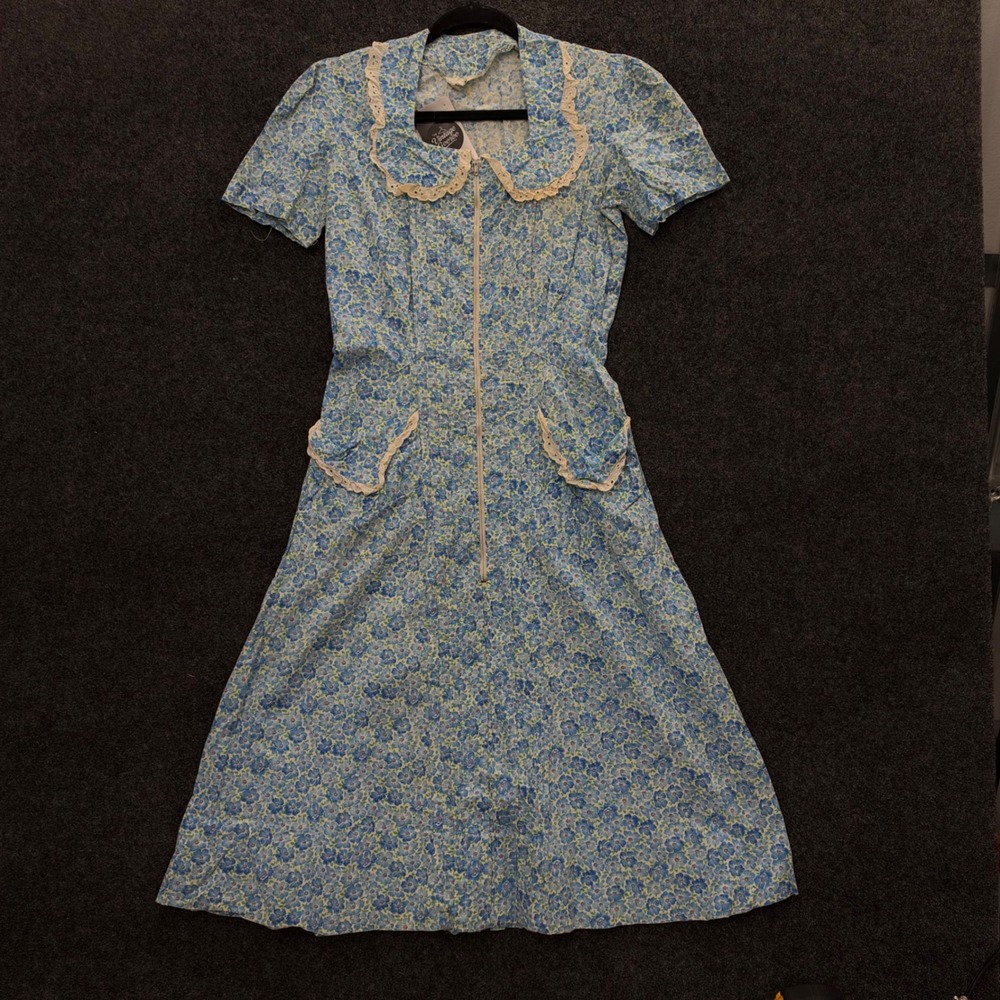 Vintage 1950s Tip-N-Tuck Blue Floral Cotton House Dress Lace Trim Size 12
